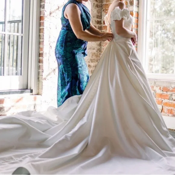 Ball gown wedding dress
(Vow’d wedding dress)
(“The tempting dress”) - Picture 13 of 16